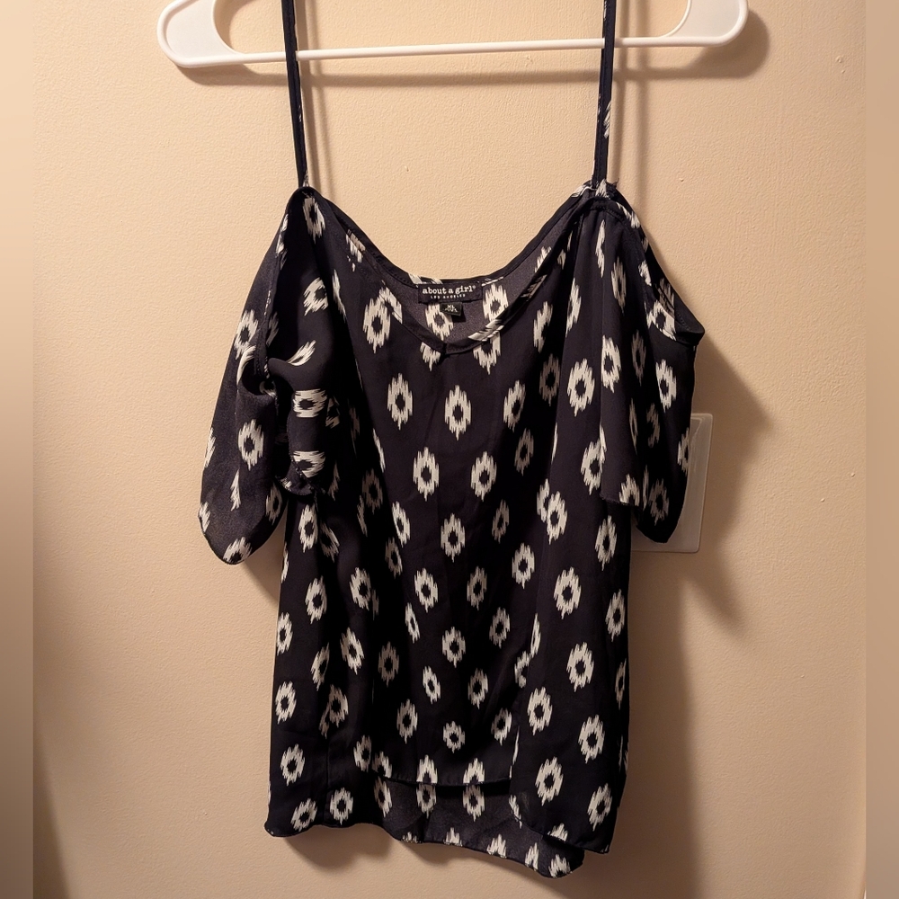 About A Girl Cold Should Black And White Pattern Blouse Tank Top